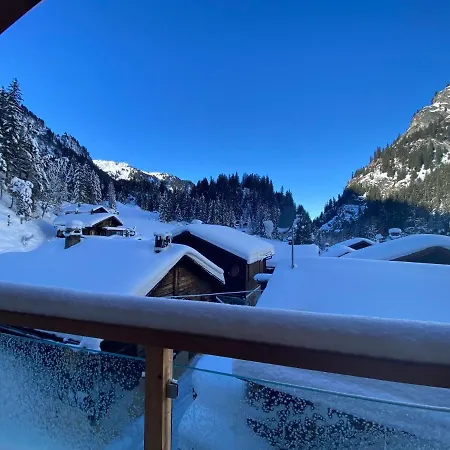 Le Mazot بيت ضيافة Fionnay